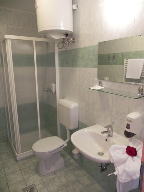 Motel Majolka プトゥイ 部屋 写真